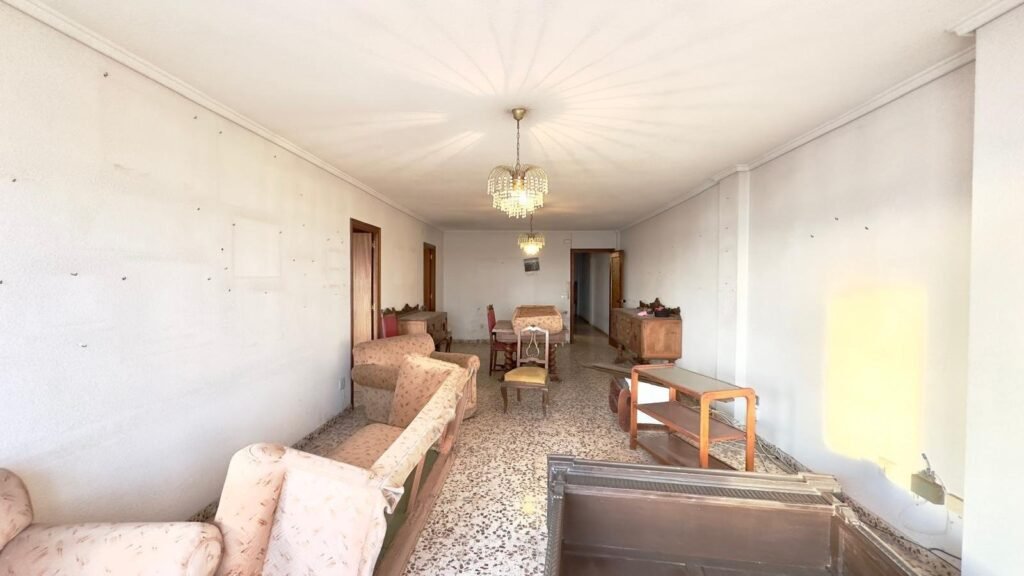 Mājoklis remontam pēc savām vēlmēm – Torrevieja