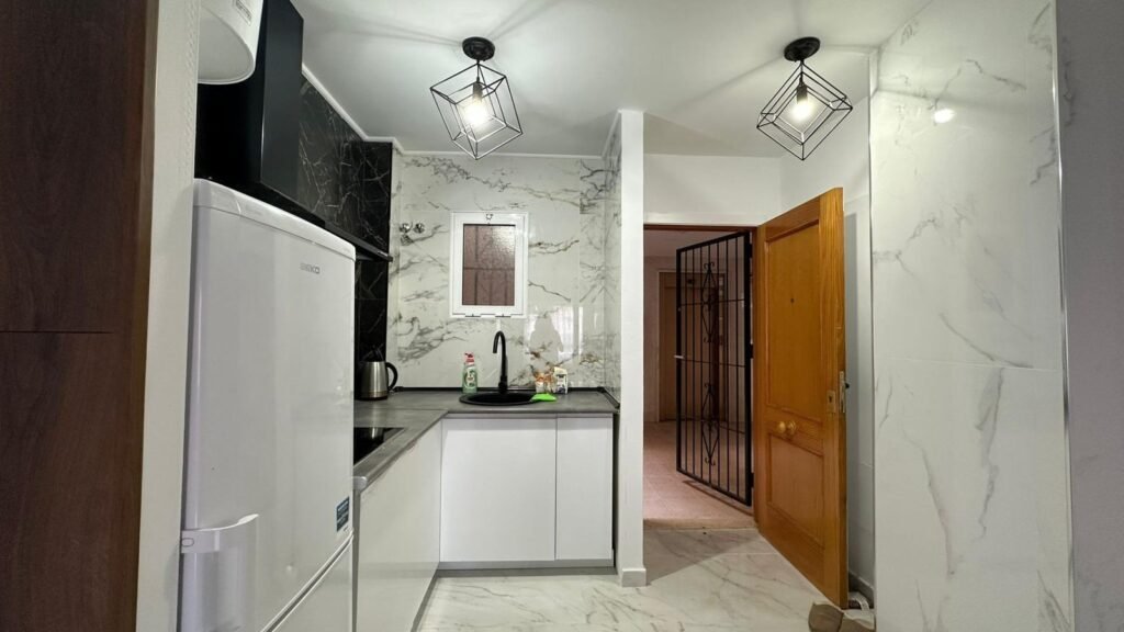Asunto Espanjasta, Avanec Homes
