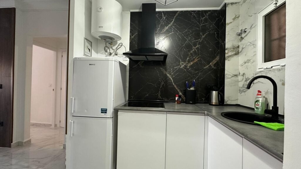 Asunto Espanjasta, Avanec Homes