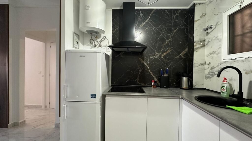 Asunto Espanjasta, Avanec Homes