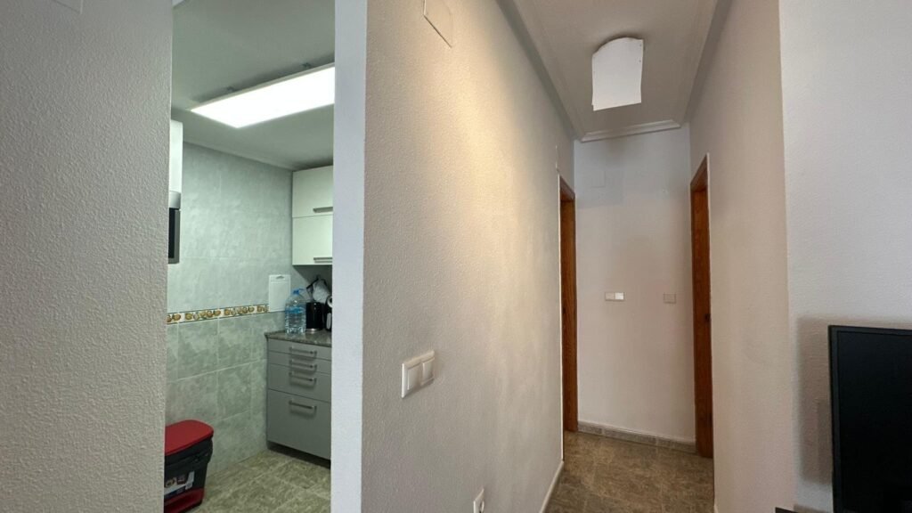 Kalustettu kaksio Torreviejan keskustassa