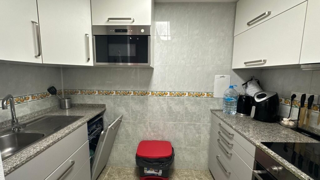Kalustettu kaksio Torreviejan keskustassa