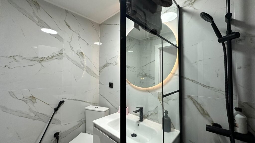 Asunto Espanjasta, Avanec Homes