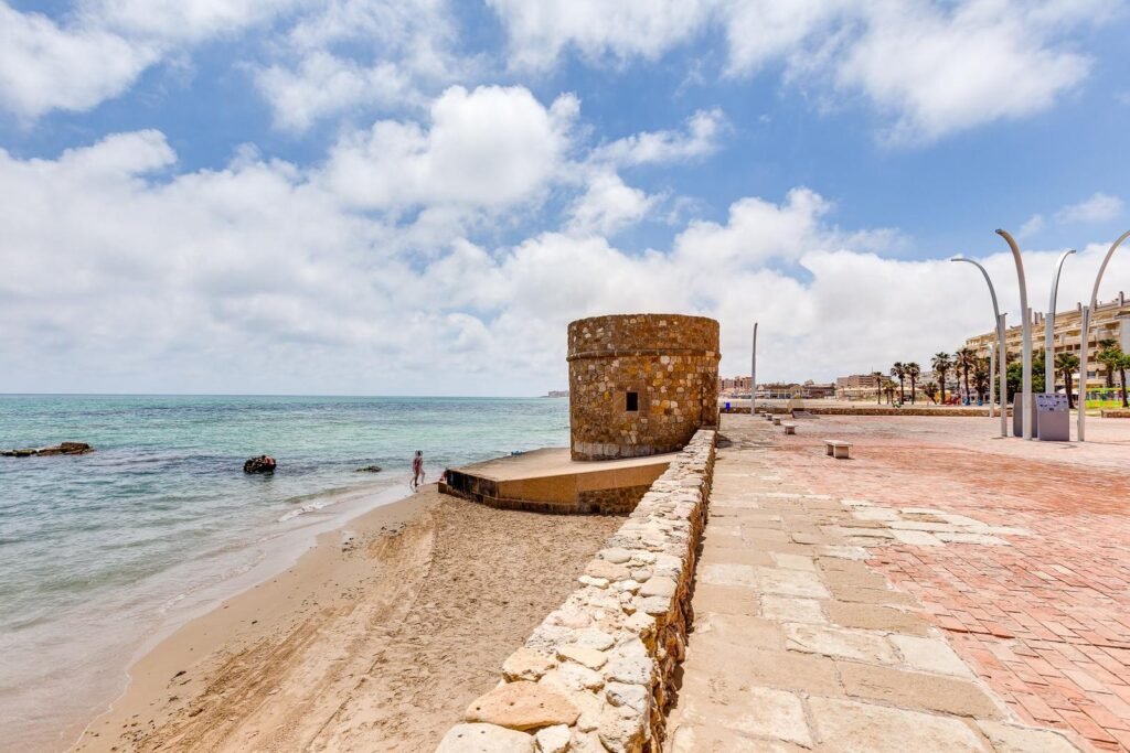 Apartamento con vistas frontales al mar en La Mata — a solo 250 m de la playa