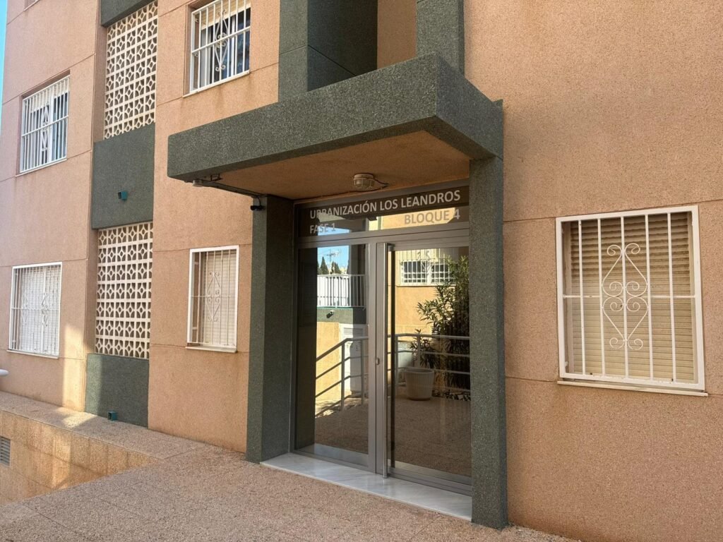 Apartamento con vistas frontales al mar en La Mata — a solo 250 m de la playa