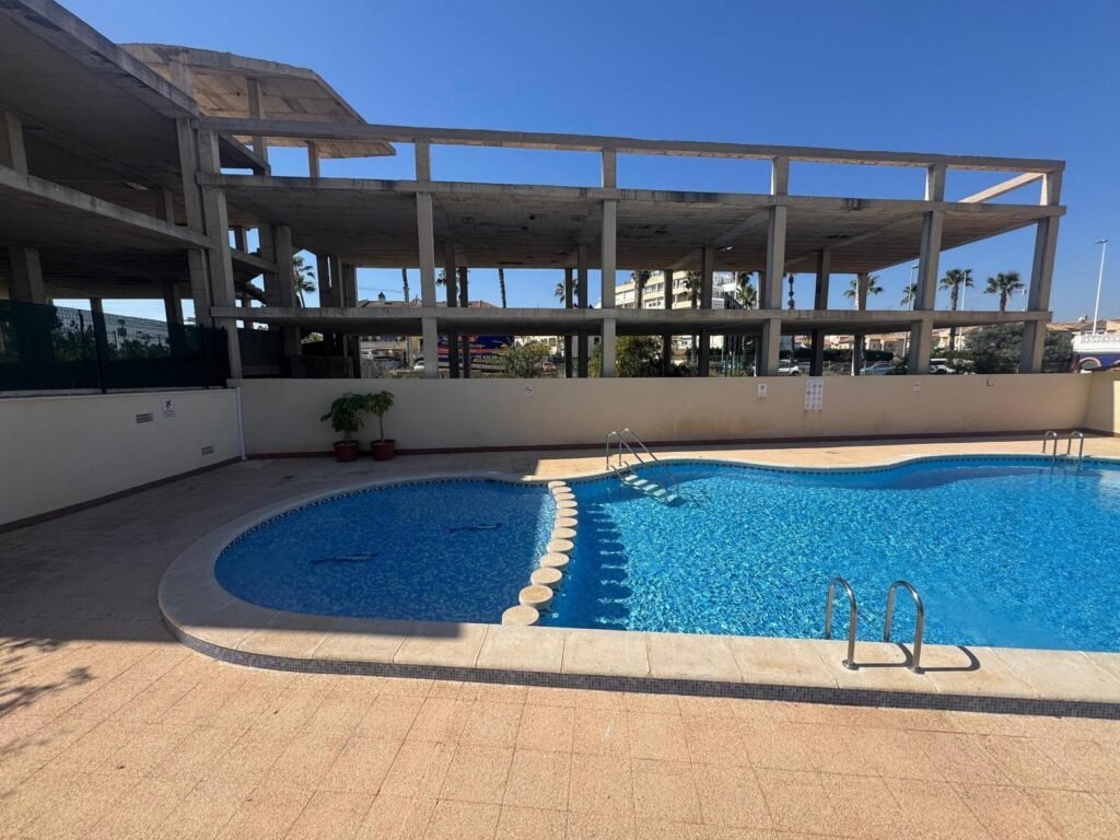 Apartamento con vistas frontales al mar en La Mata — a solo 250 m de la playa