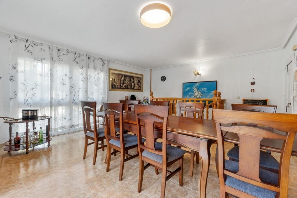 Chalet independiente con piscina en Los Balcones
