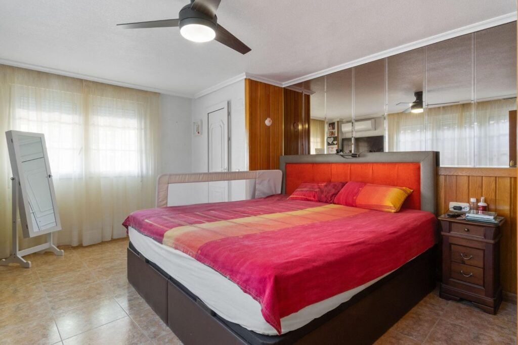 Chalet independiente con piscina en Los Balcones