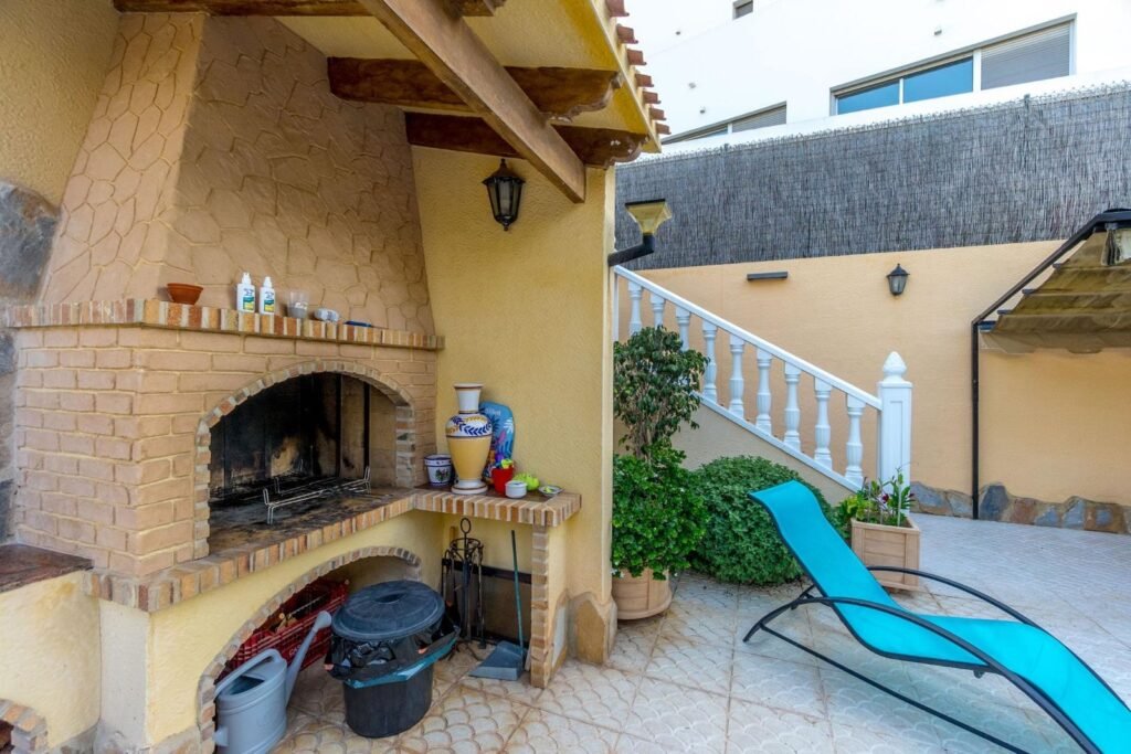 Chalet independiente con piscina en Los Balcones