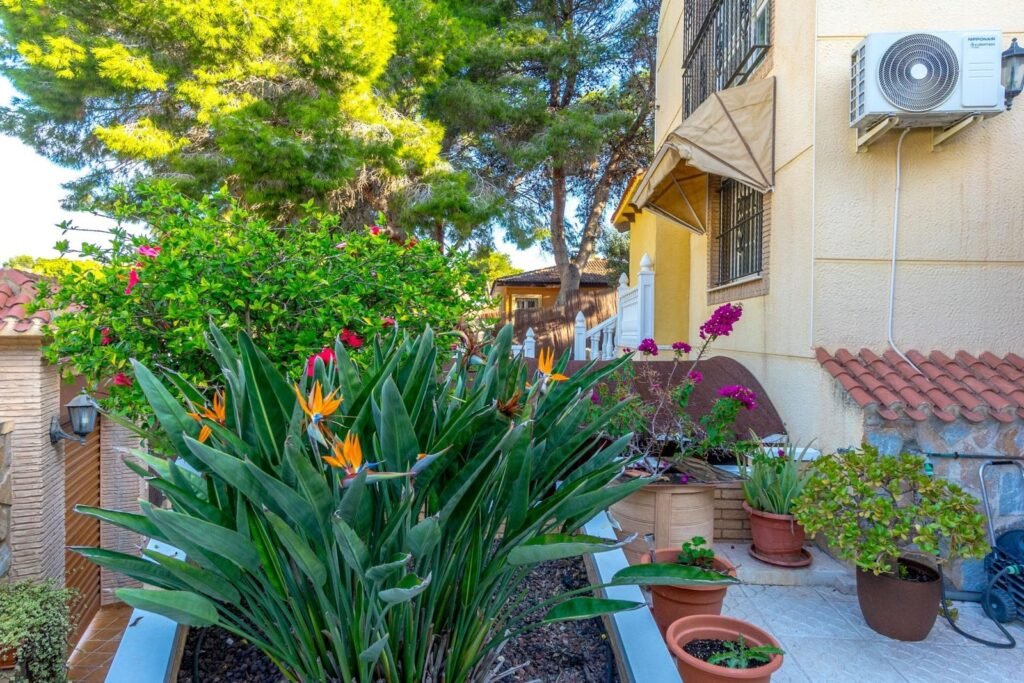 Chalet independiente con piscina en Los Balcones