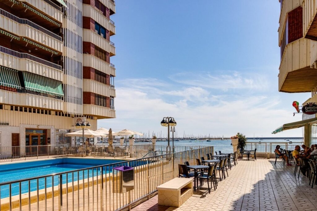 Lägenhet - Torrevieja - 239900 EUR
