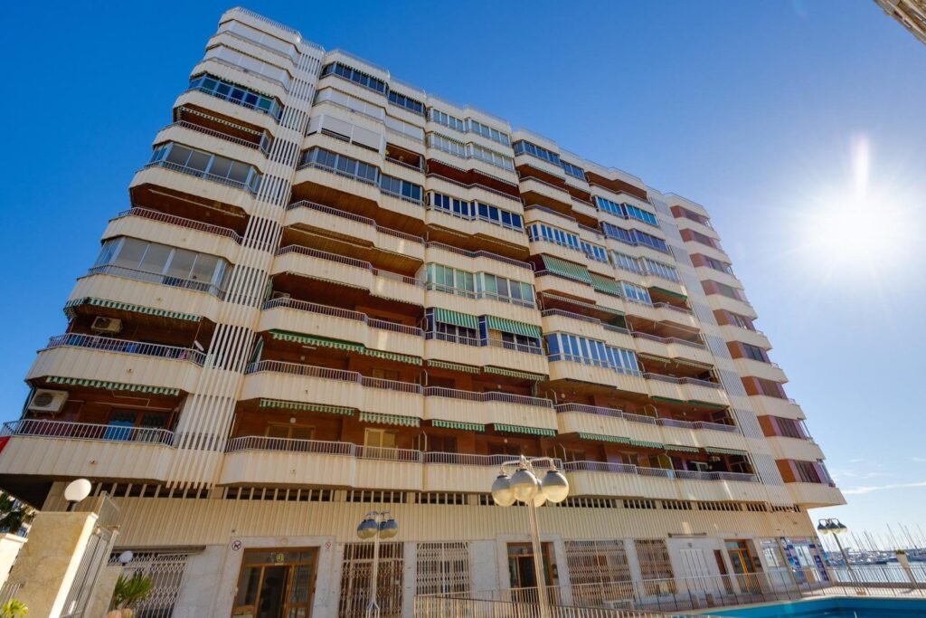 Lägenhet - Torrevieja - 239900 EUR