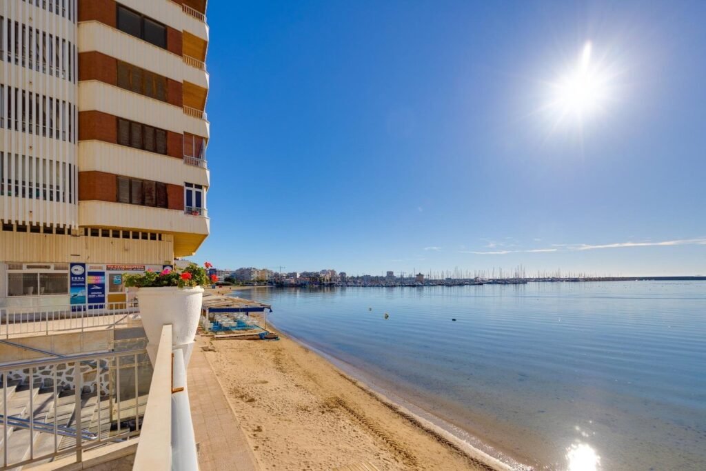Lägenhet - Torrevieja - 239900 EUR