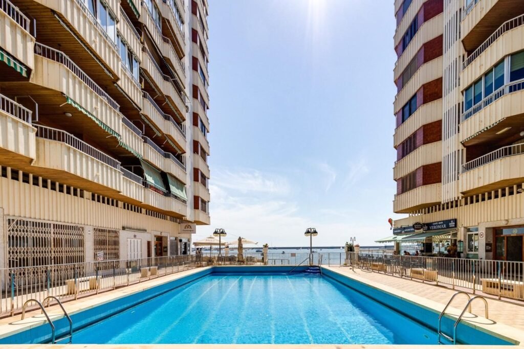 Lägenhet - Torrevieja - 239900 EUR