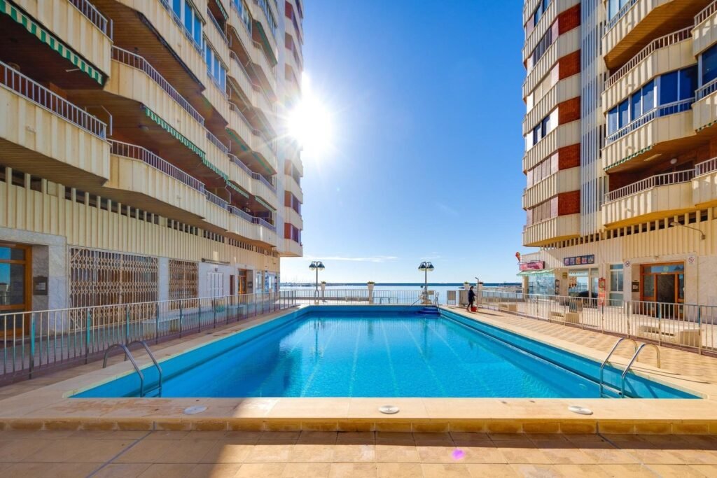 Lägenhet - Torrevieja - 239900 EUR