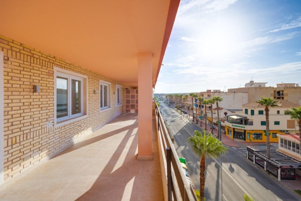 Apartment - Torrevieja - 225000 EUR
