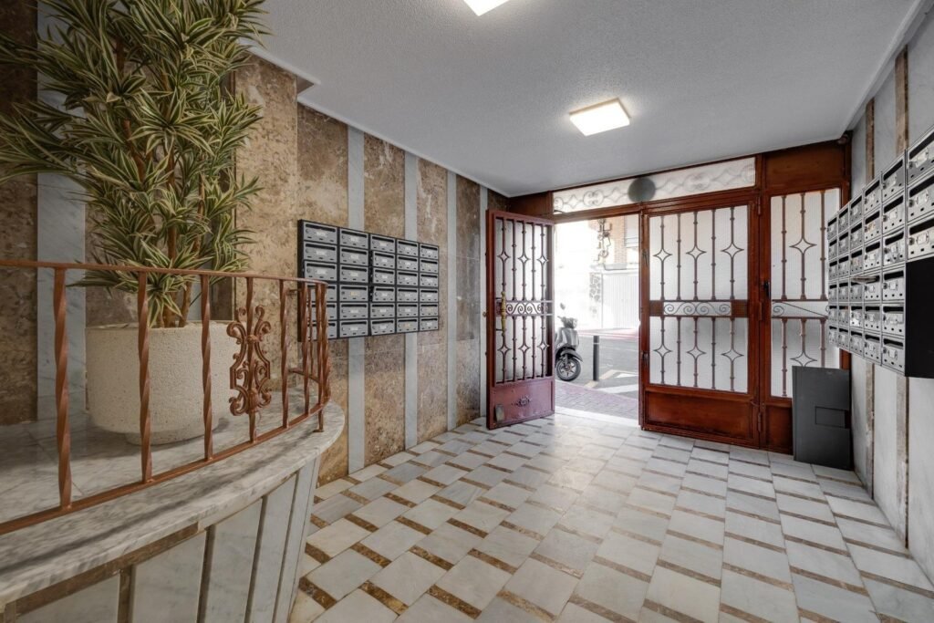 Apartment - Torrevieja - 225000 EUR