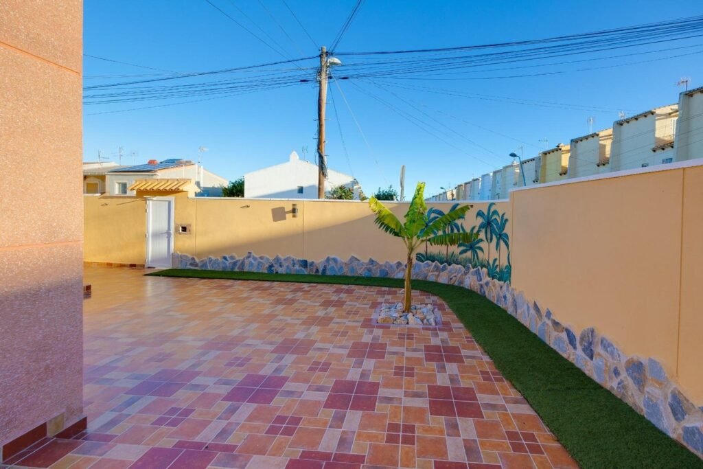 Townhouse – Torrevieja – 244990 EUR