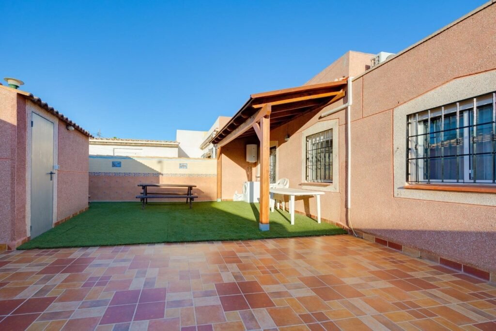 Townhouse – Torrevieja – 244990 EUR