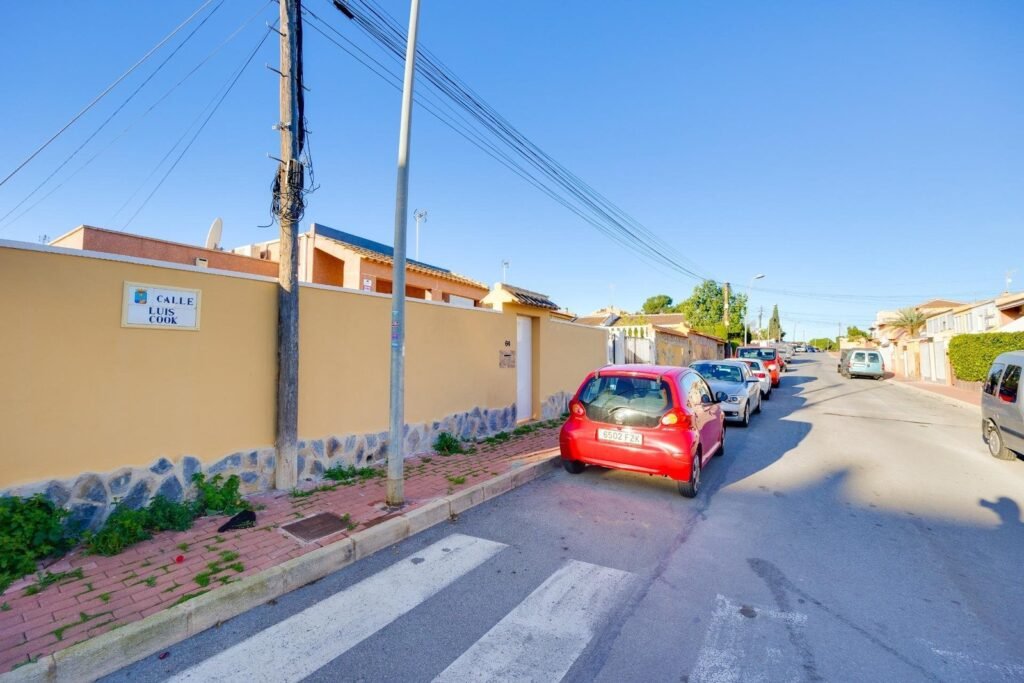 Townhouse – Torrevieja – 244990 EUR