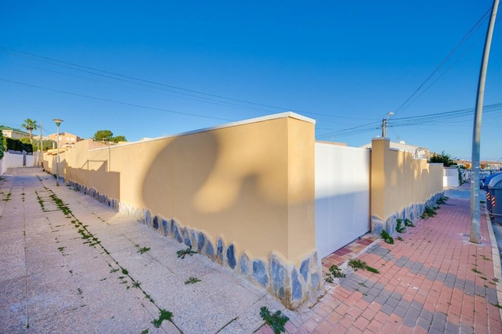 Townhouse – Torrevieja – 244990 EUR
