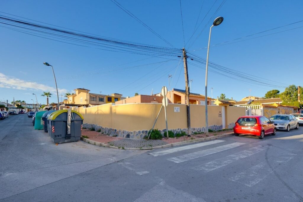 Townhouse – Torrevieja – 244990 EUR