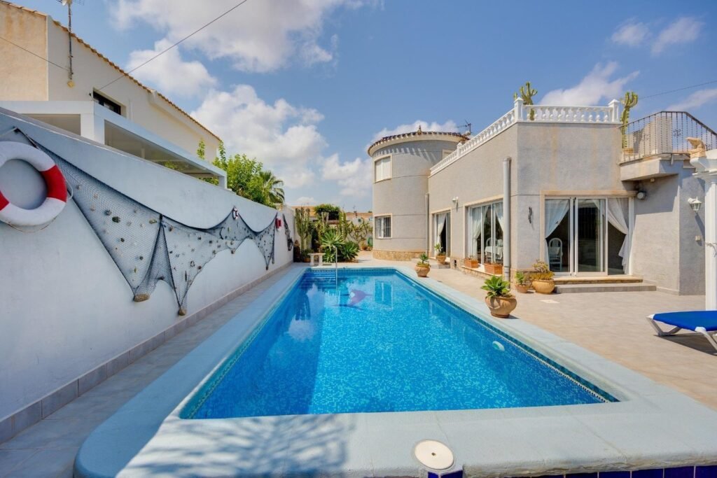Villa – Orihuela Costa – 645000 EUR