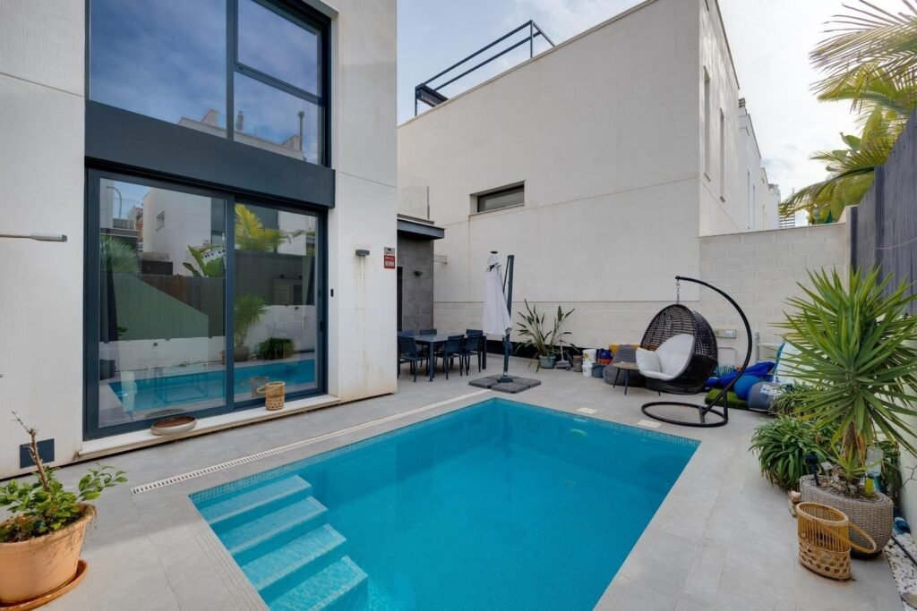 Villa – Orihuela Costa – 369900€