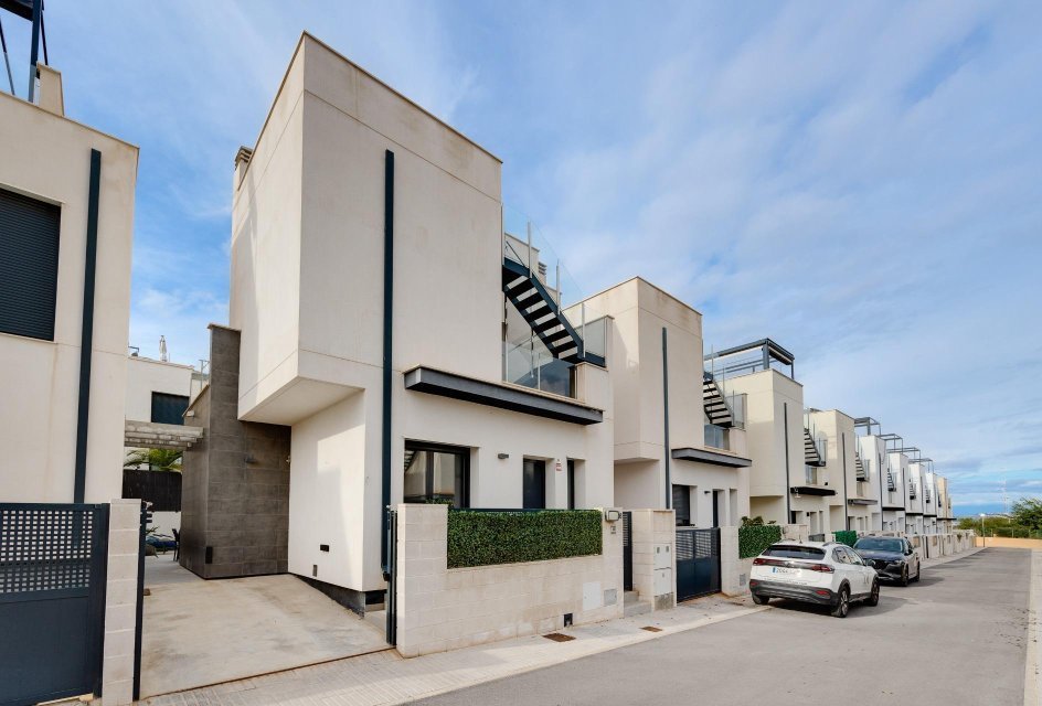 Villa - Orihuela Costa - 359900 EUR