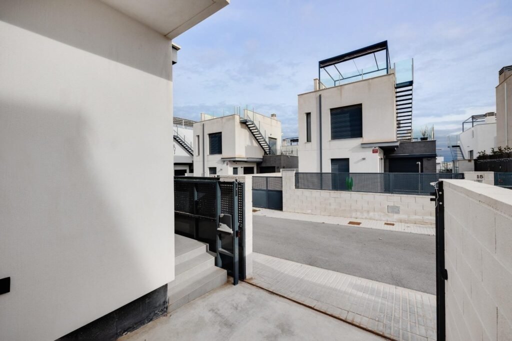 Villa - Orihuela Costa - 359900 EUR