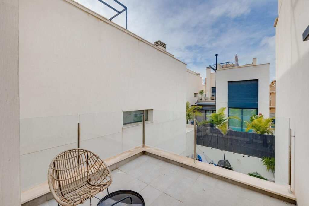 Villa - Orihuela Costa - 359900 EUR