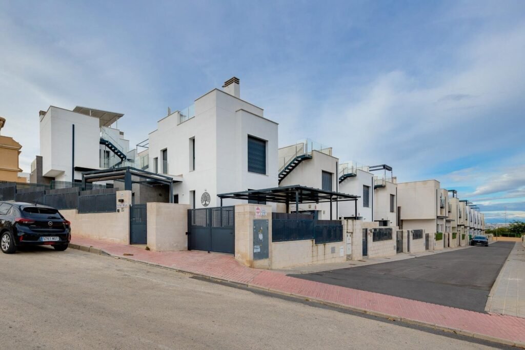 Villa - Orihuela Costa - 359900 EUR