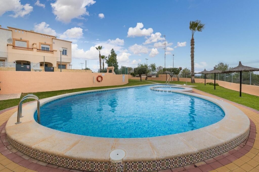Villa - Orihuela Costa - 359900 EUR