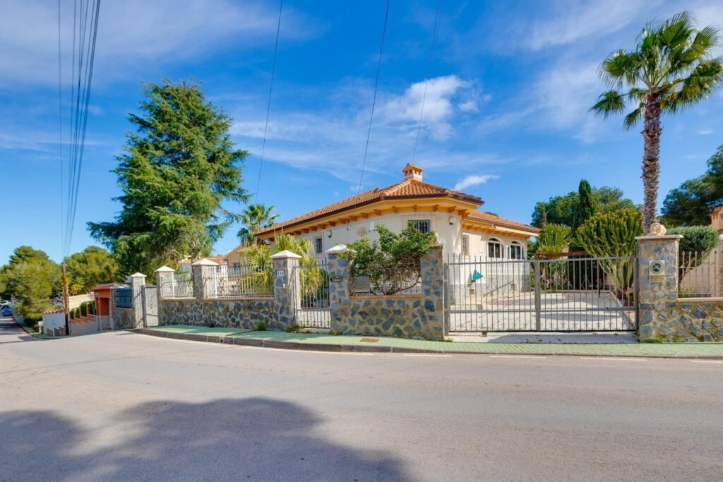 Villa - Pilar De La Horadada - 399000 EUR