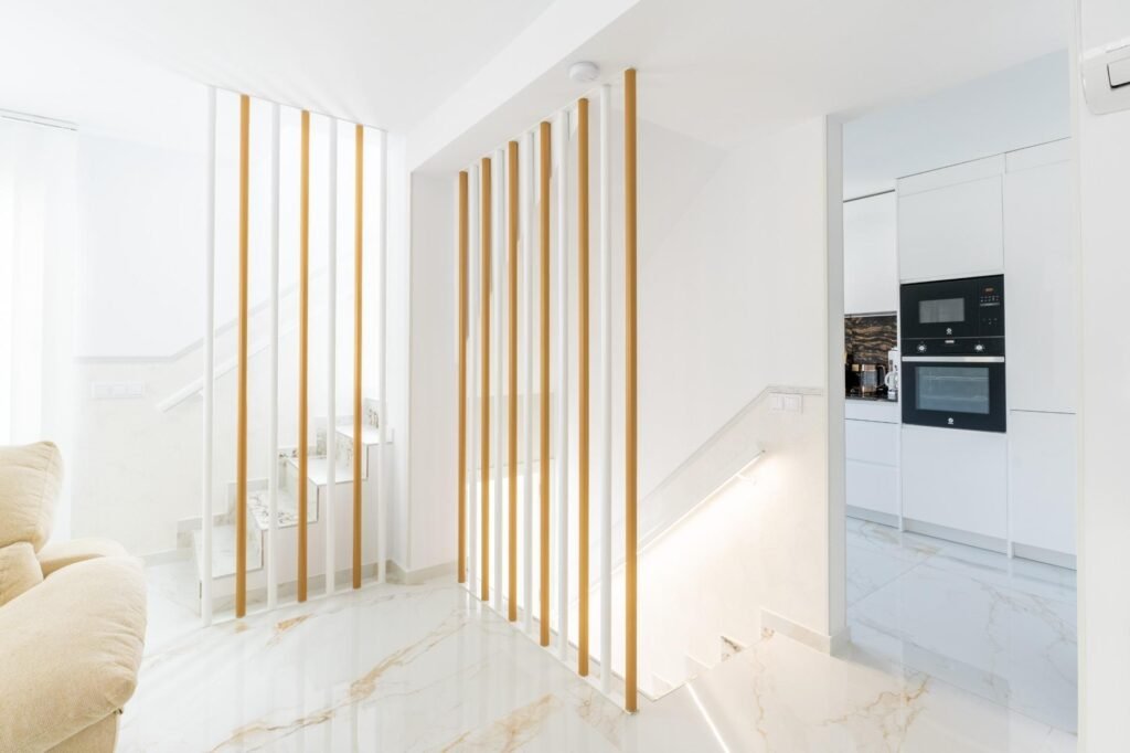 Exclusiva vivienda familiar a 400 m del mar – dos viviendas independientes, piscina privada y placas solares