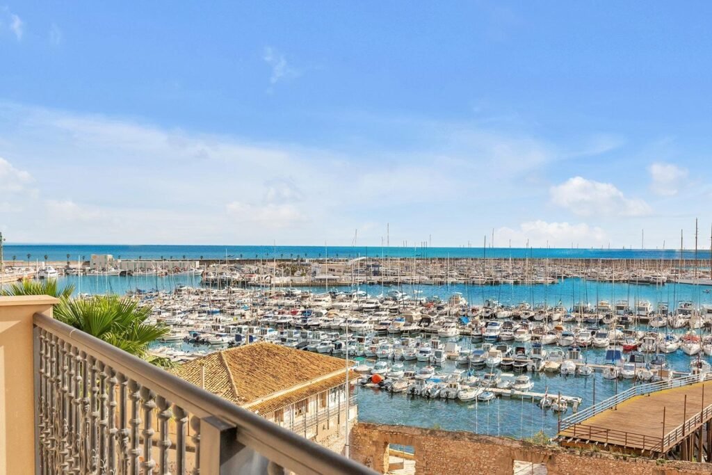 Apartment – Torrevieja – 1250000 EUR