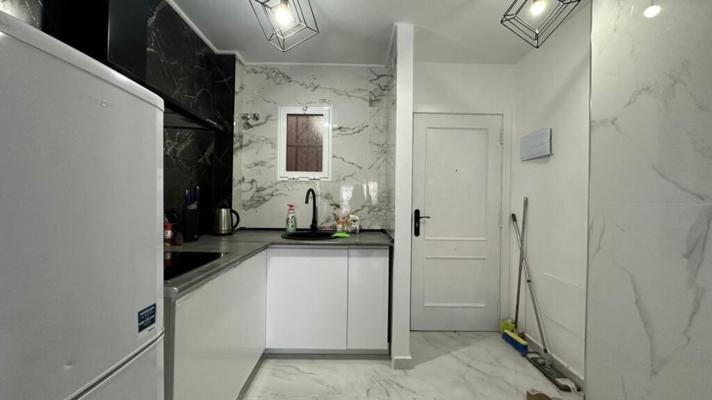 Asunto Espanjasta, Avanec Homes