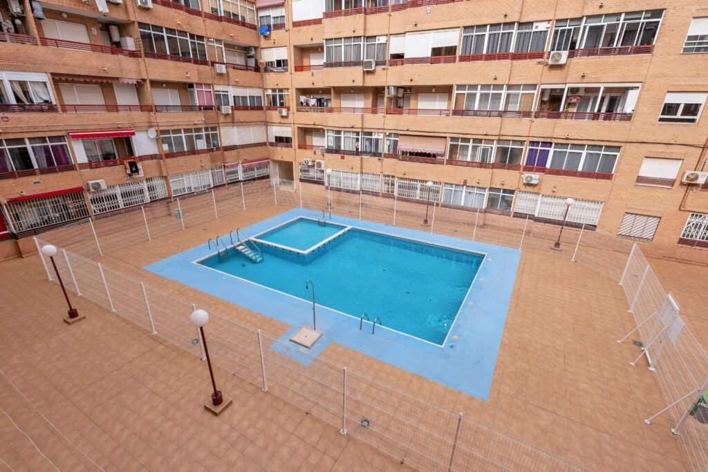 Asunto Espanjasta, Torrevieja keskusta