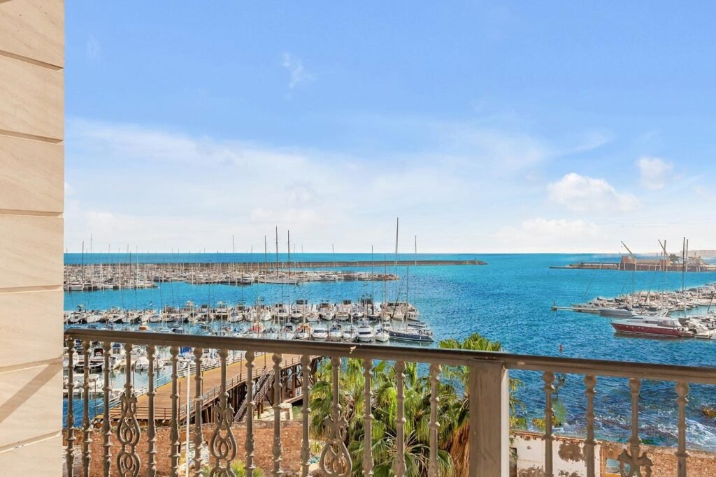 Apartment – Torrevieja – 1250000 EUR