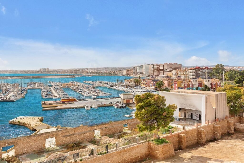 Apartment – Torrevieja – 1250000 EUR