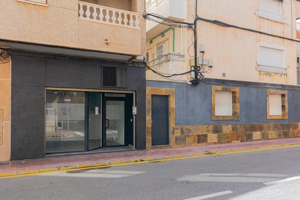 Commercial Unit – Torrevieja – 127260 EUR
