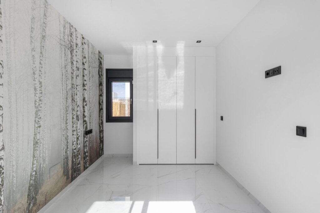 Moderne Luxusvilla mit Pool und Dachterrasse