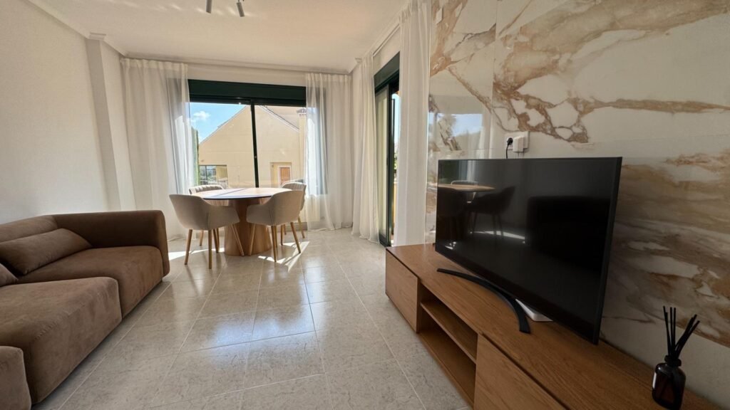 Renovated and Bright Apartment in Lomas de Campoamor – Residencial Naranjos