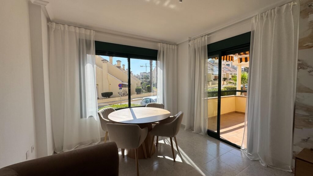 Renovated and Bright Apartment in Lomas de Campoamor – Residencial Naranjos