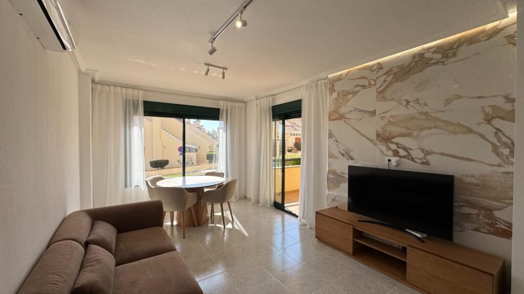Renovated and Bright Apartment in Lomas de Campoamor – Residencial Naranjos