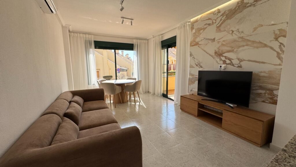 Renovated and Bright Apartment in Lomas de Campoamor – Residencial Naranjos
