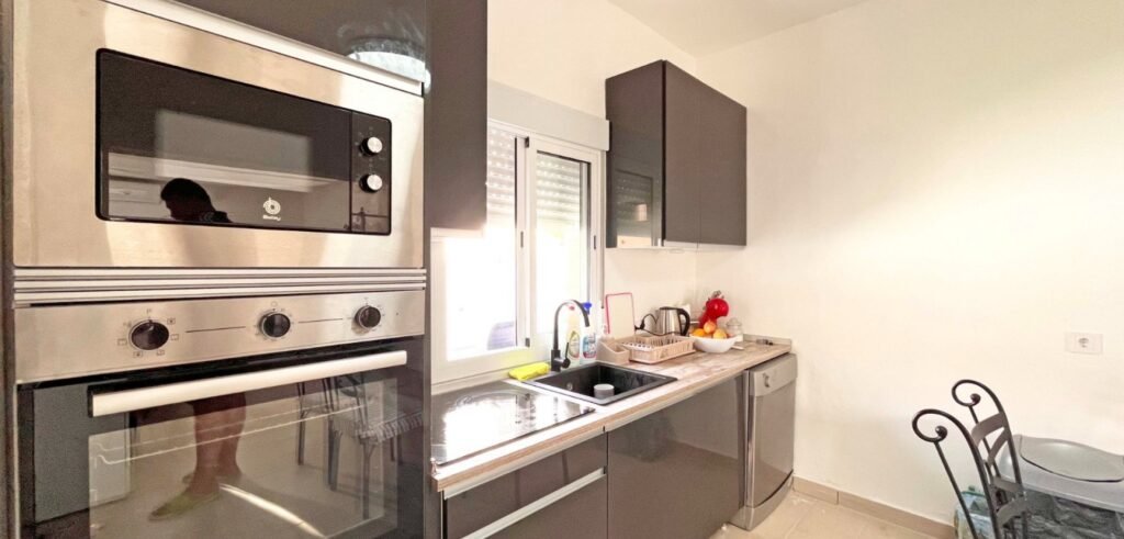 Modernisti remontoitu yhden tason koti Playa Flamencassa