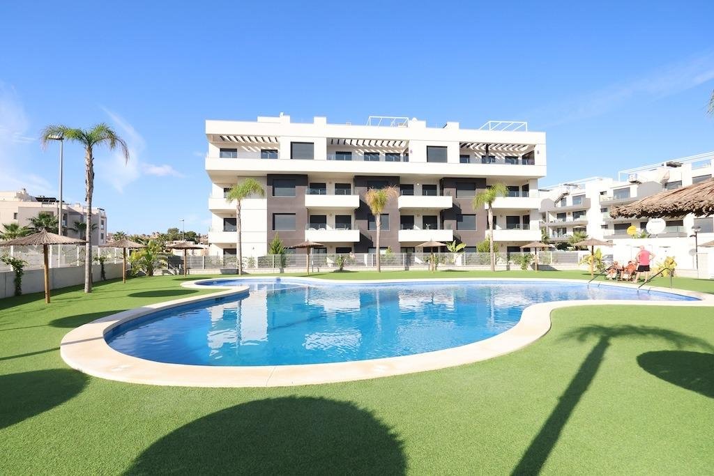 Move-In Ready Apartment in Villamartin