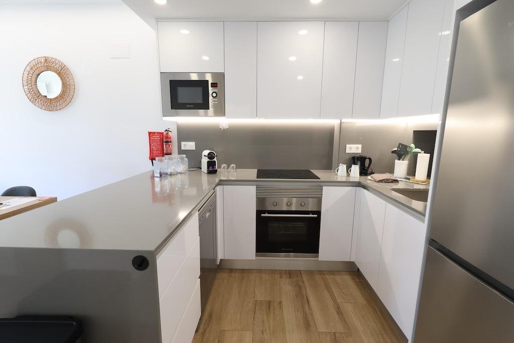 Modern [amp;] Move-In Ready Apartment in Villamartin