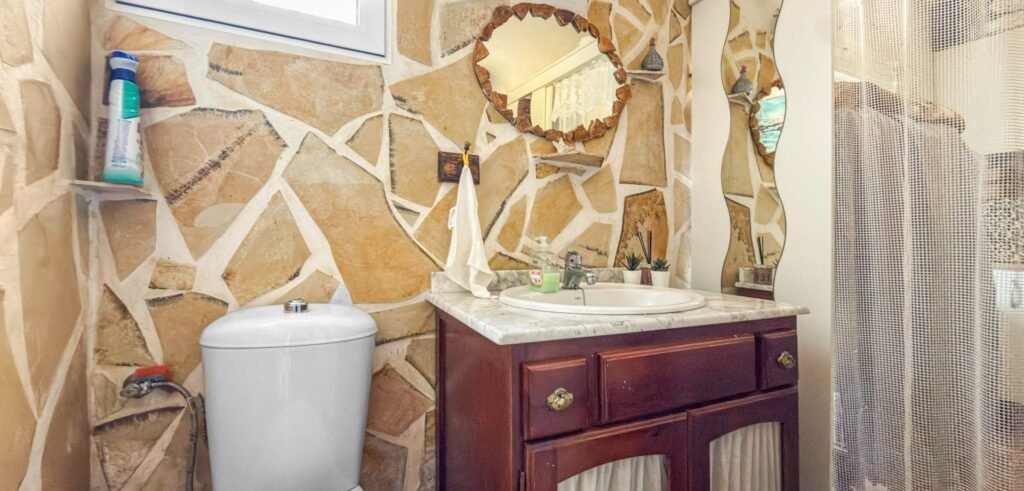 Suuri villa vierastaloilla, yksityisellä SPA‑alueella ja upealla puutarhalla Ciudad Quesadassa